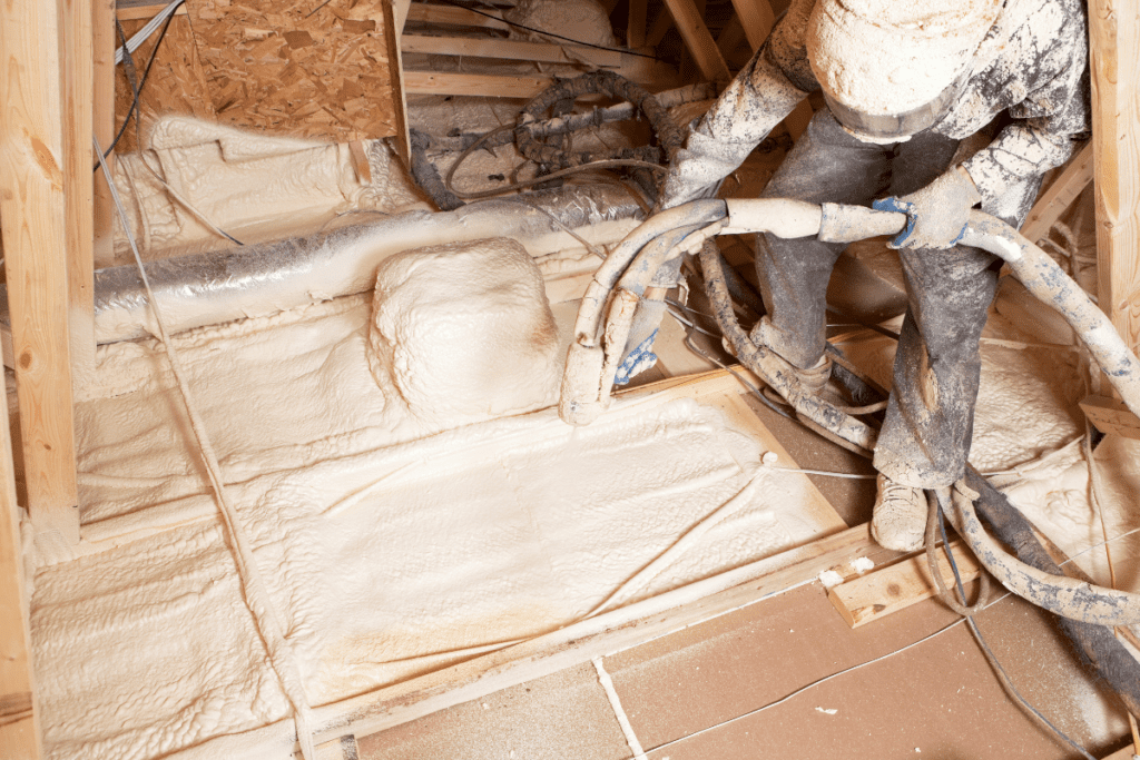 benefits and disadvantages of spray foam insulation